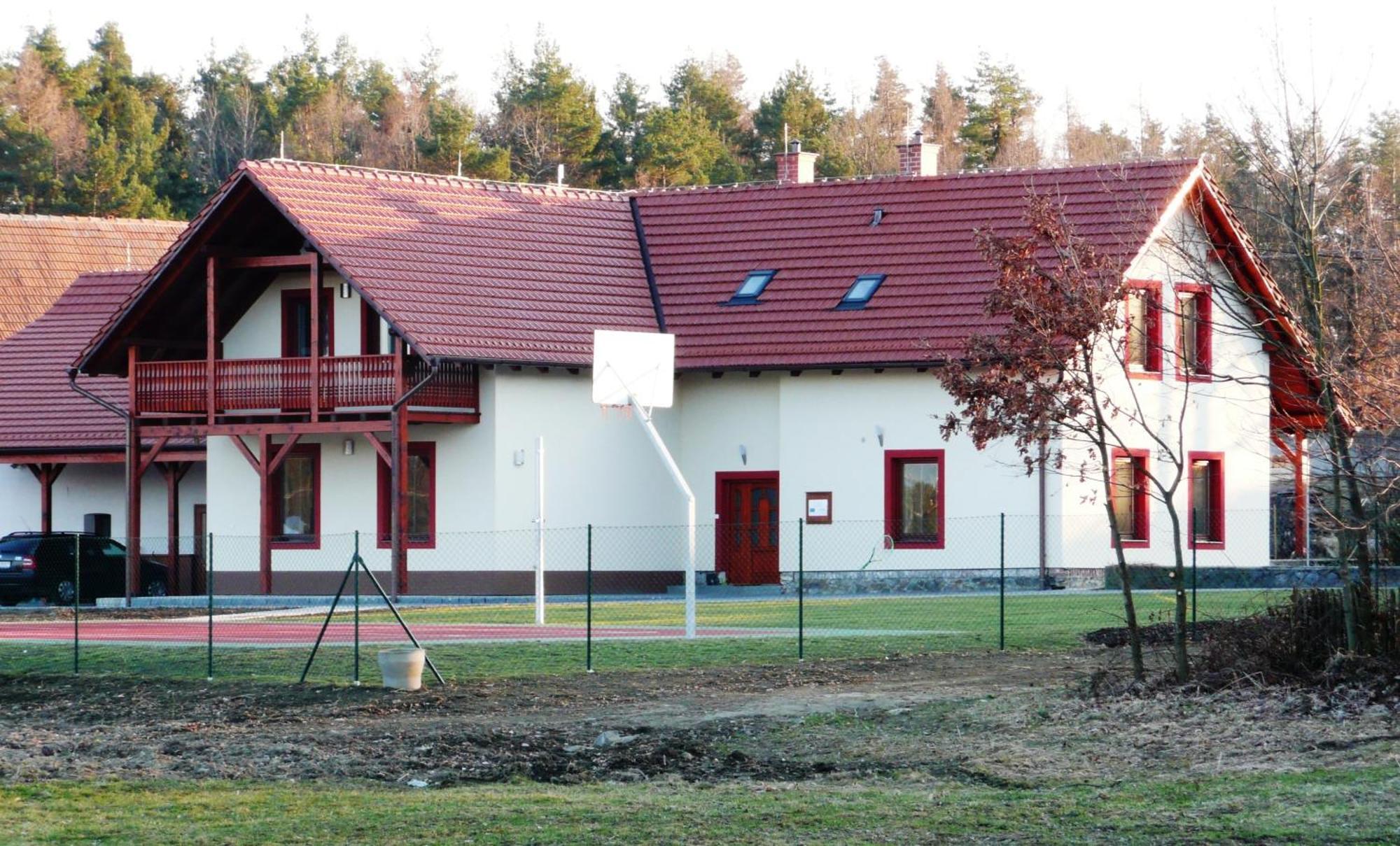 Penzion Lipina Slatinany Exterior photo
